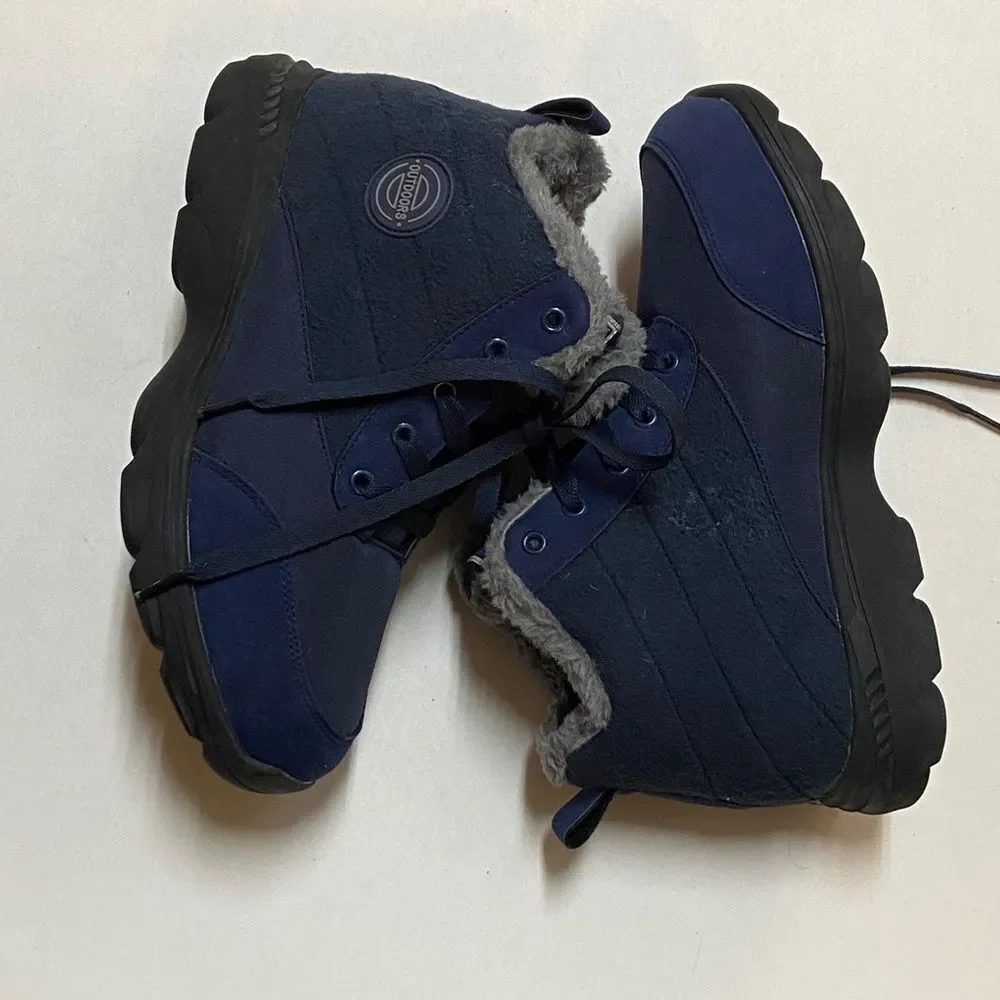Outdoors Dark Blue Women’s Boots with Soft Gray Lining Size 41.5